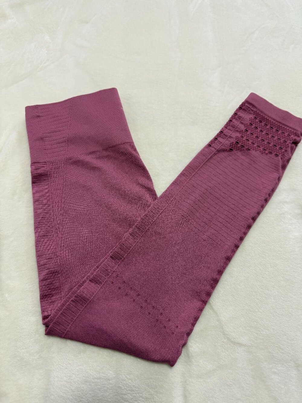 Gymshark Seamless High Rise Crop Leggings Mauve Pink Perforated Women's XS